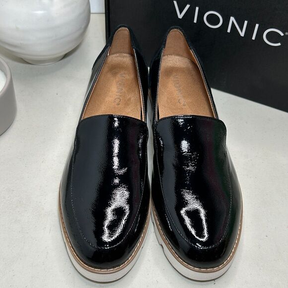 Vionic Kensley Patent Leather Slip On Loafers Black White Sole Women's 9 NWB - Picture 3 of 8